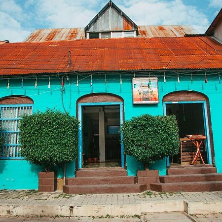 Tikal Backpackers Hostel فلوريس المظهر الخارجي الصورة