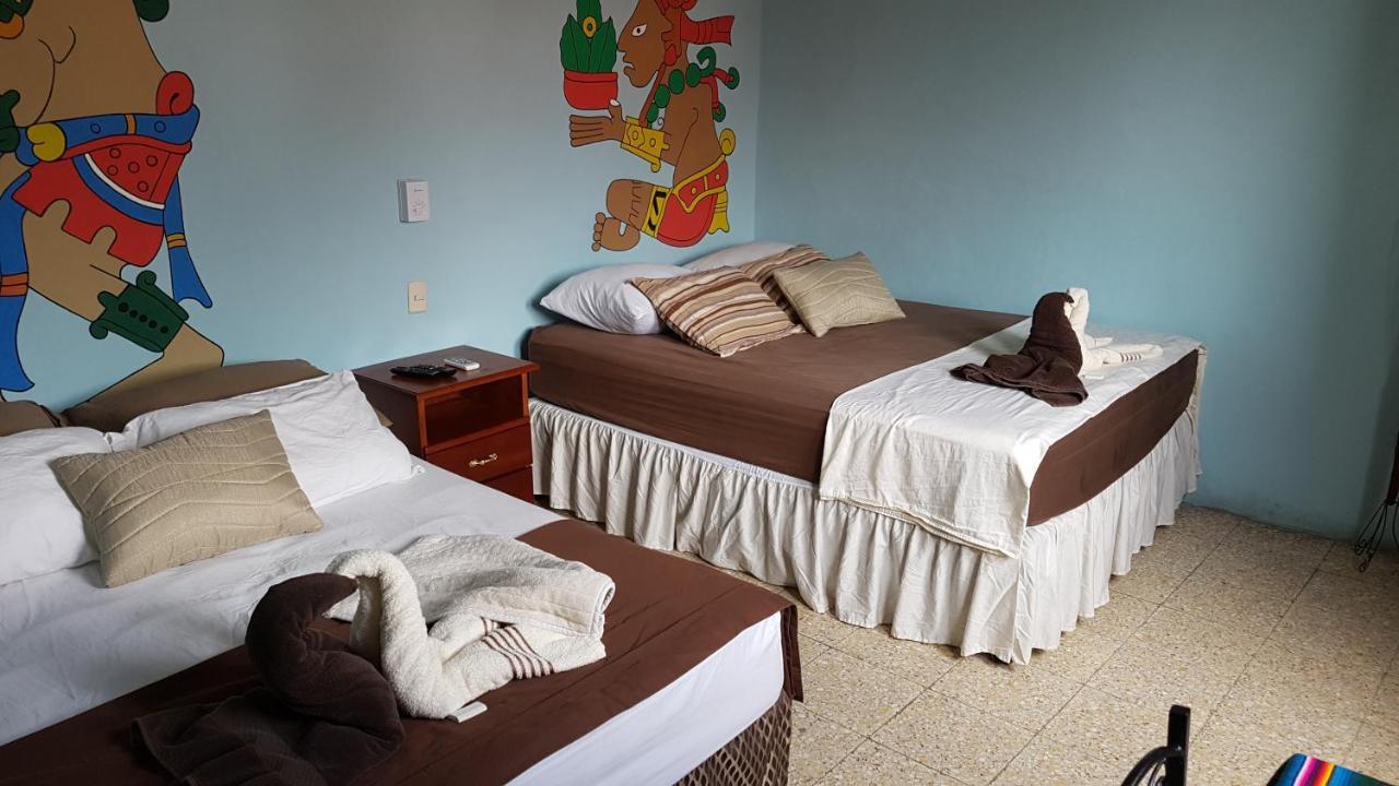 Tikal Backpackers Hostel فلوريس المظهر الخارجي الصورة