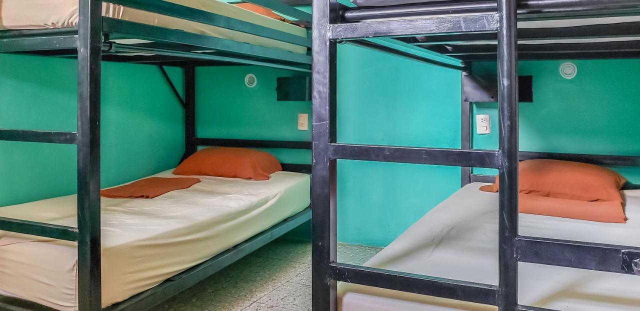 Tikal Backpackers Hostel فلوريس المظهر الخارجي الصورة