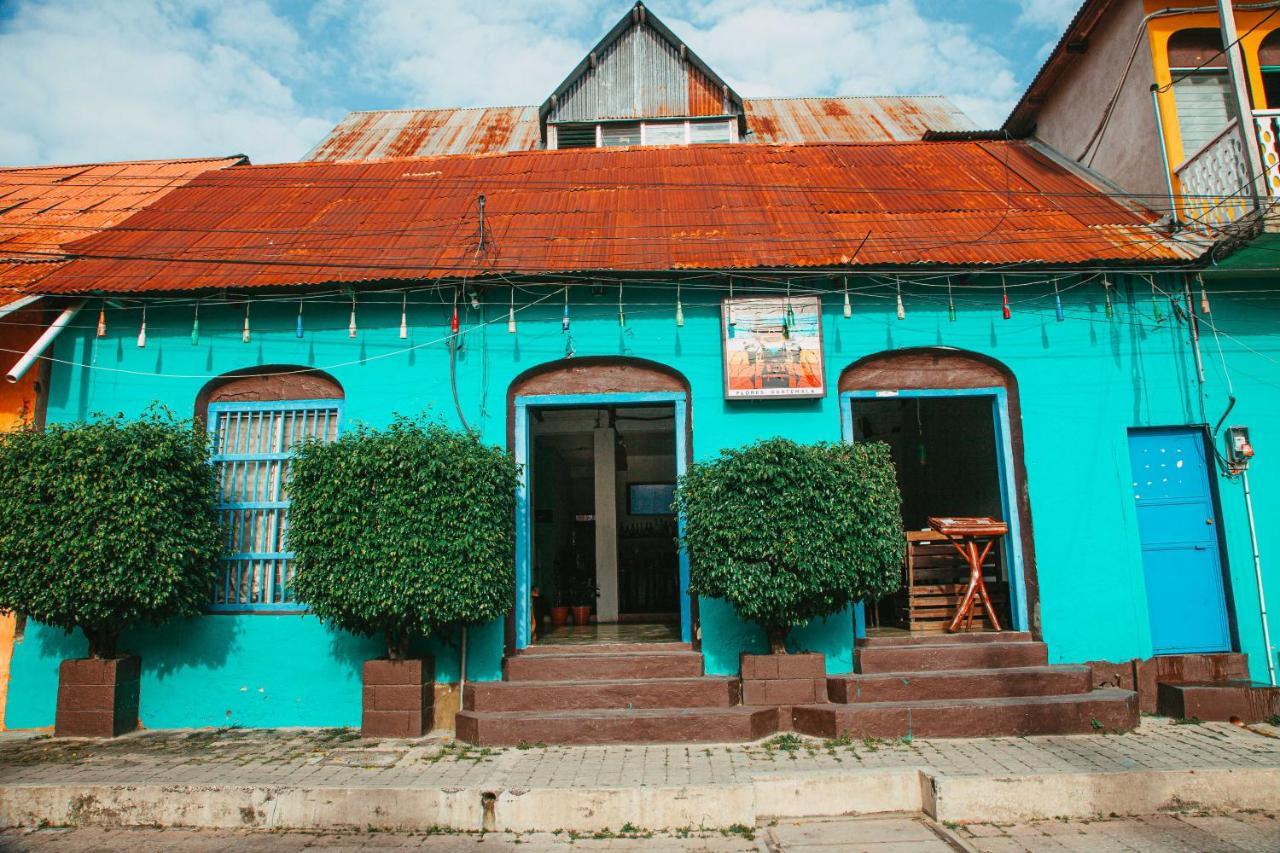 Tikal Backpackers Hostel فلوريس المظهر الخارجي الصورة